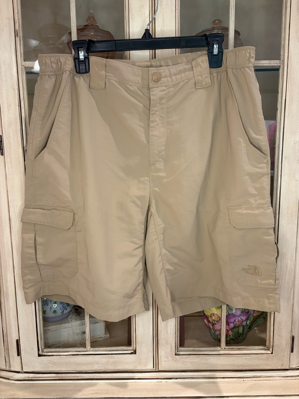The North Face Men's Beige Cargo Shorts - Utility Pockets in Size Large